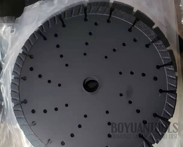 Cold pressed Dry-Turbo rim concrete saw