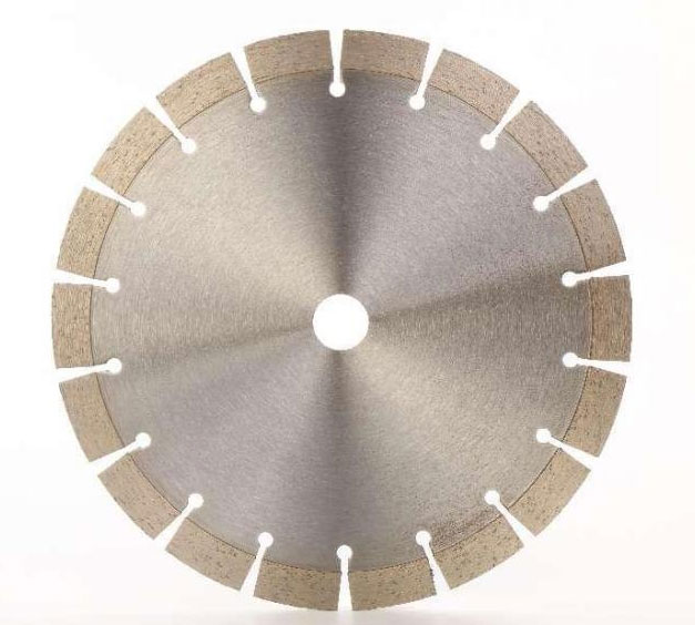 Professional concrete cutting saw blade